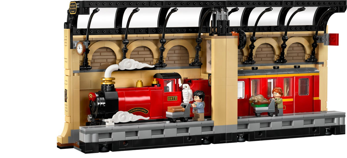 76450 LEGO Book Nook: Hogwarts™ Express