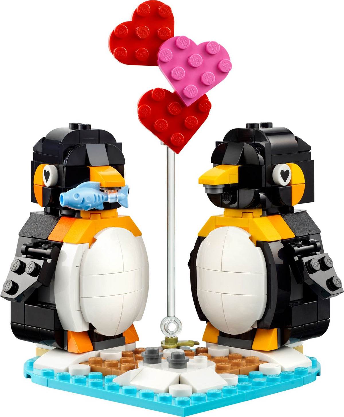 40886 GWP Penguins in Love