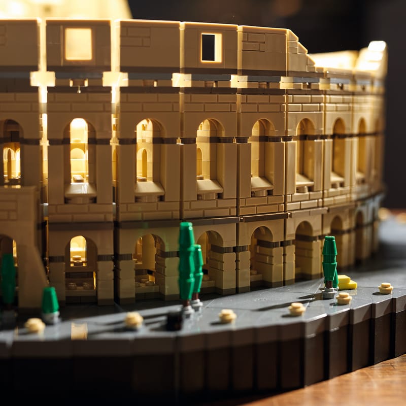 U-10276 USED Icons Collosseum