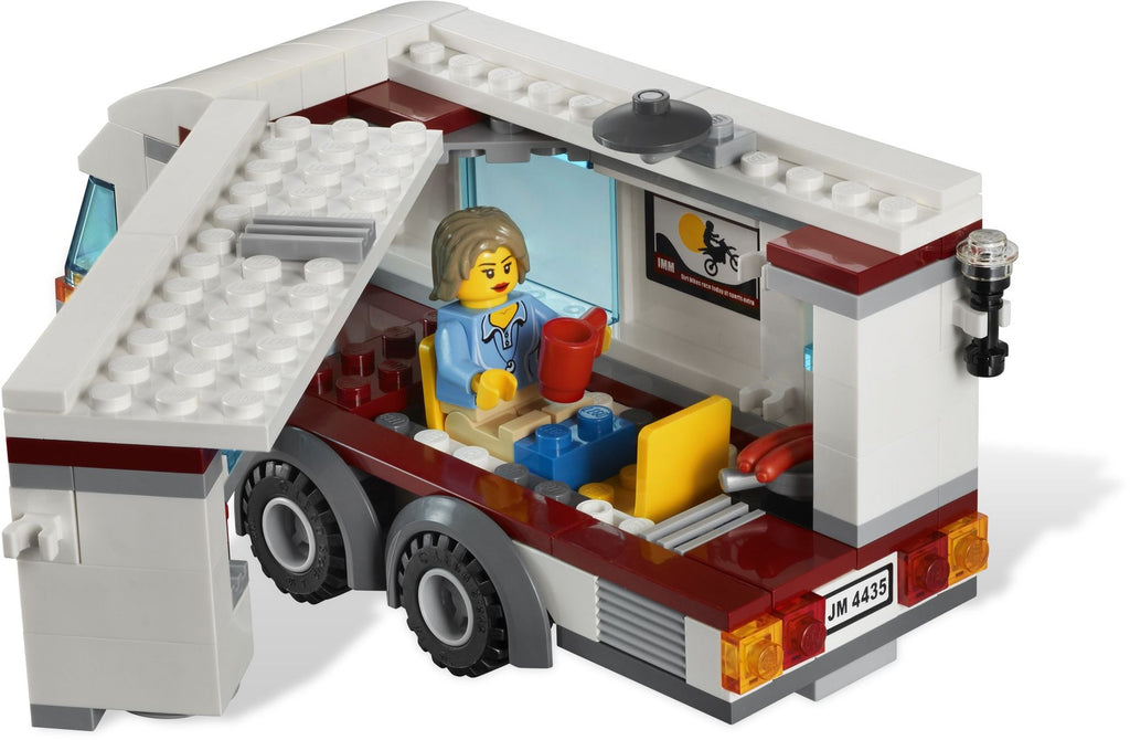 4435 City Car and Caravan