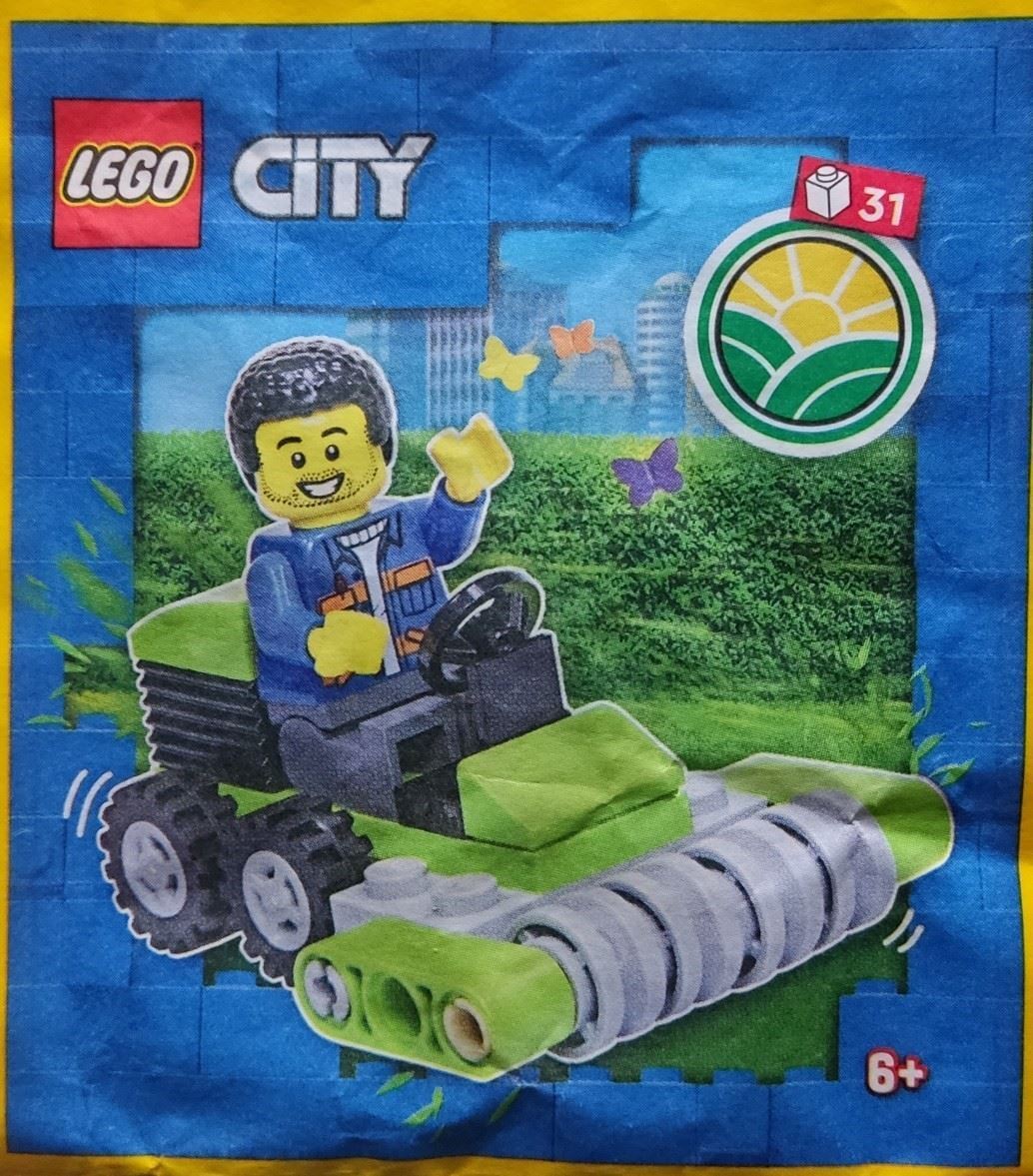 952303 LEGO City Worker with Lawnmower Paper Bag