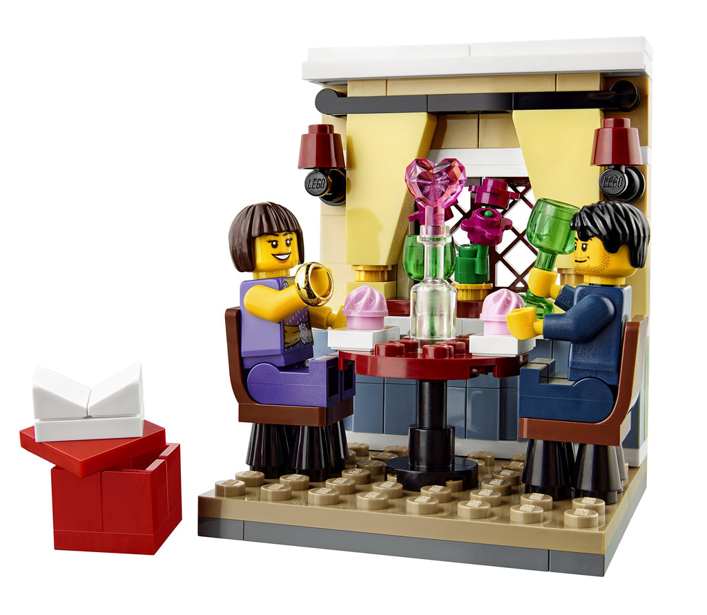 D10-40120 Damaged Valentine's Day Dinner Set