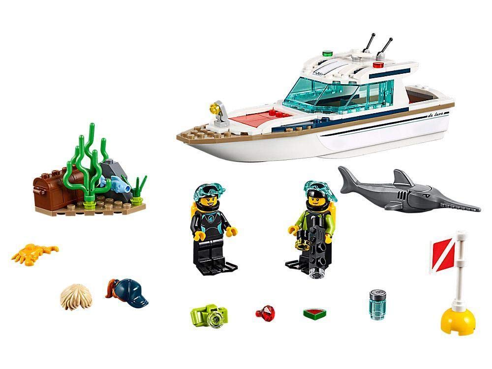 D10-60221 DAMAGED City Diving Yacht